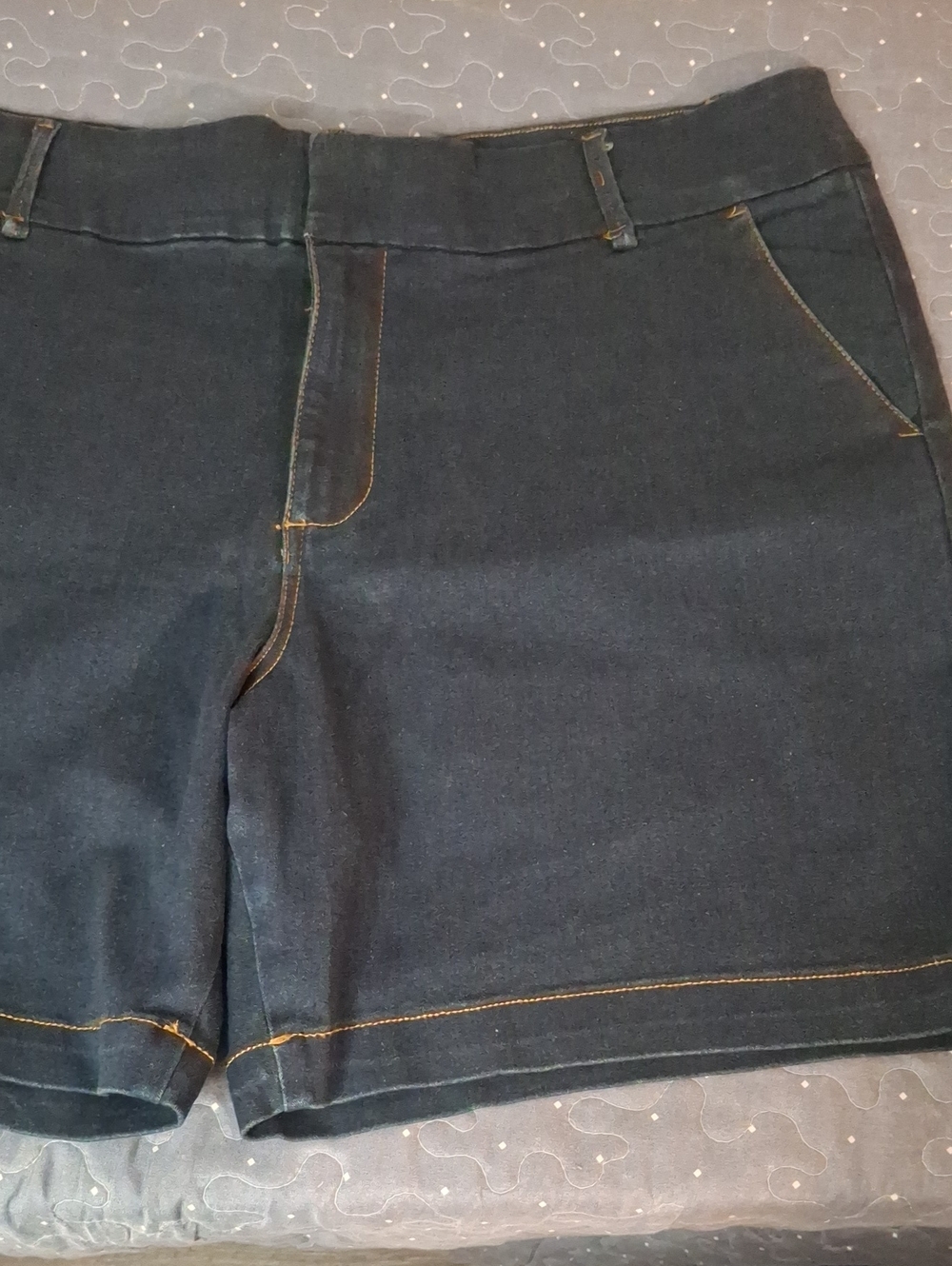 Hybrid & company Dark Wash Denim Shorts size 20